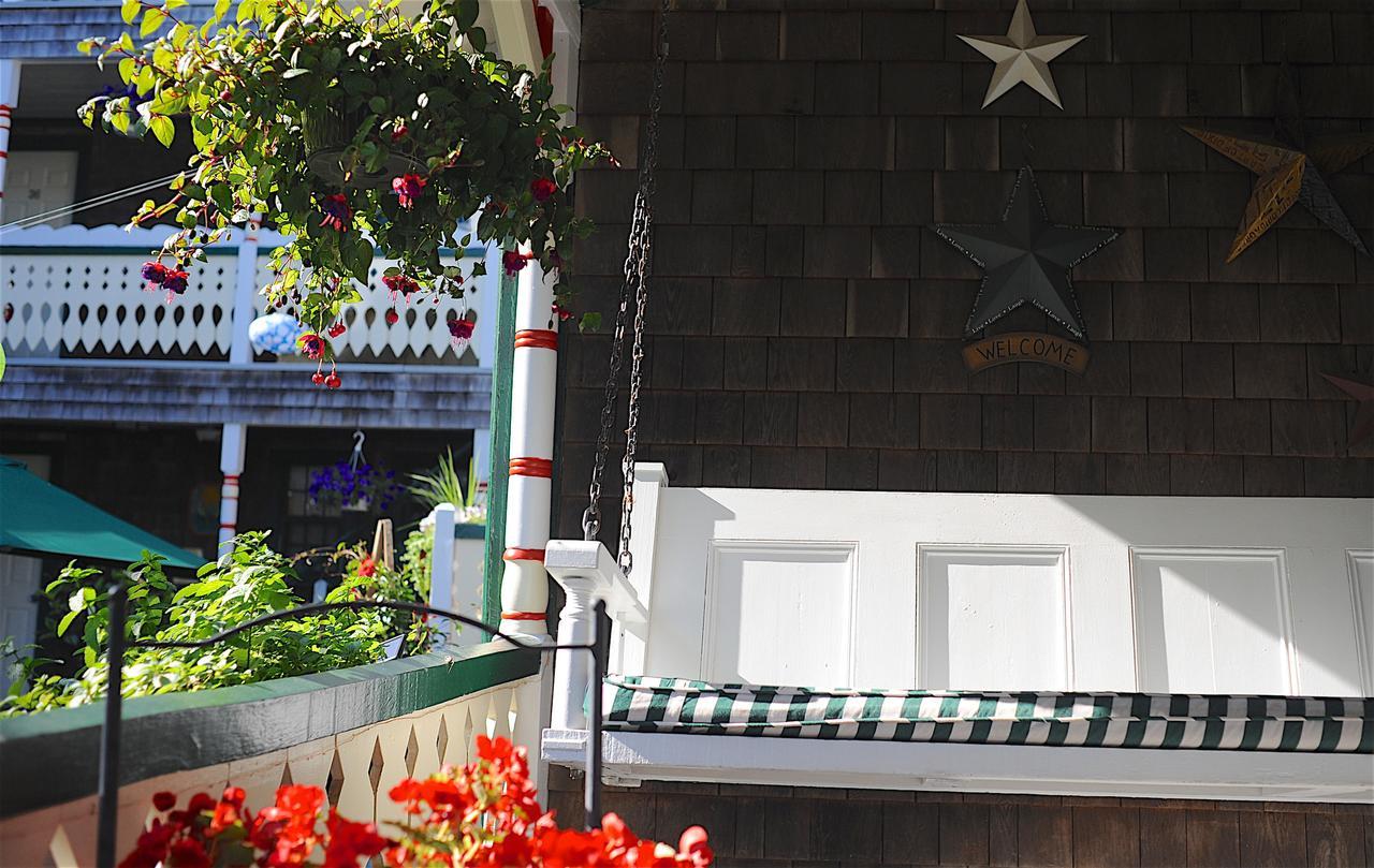Pequot Hotel Оук Блъфс Екстериор снимка