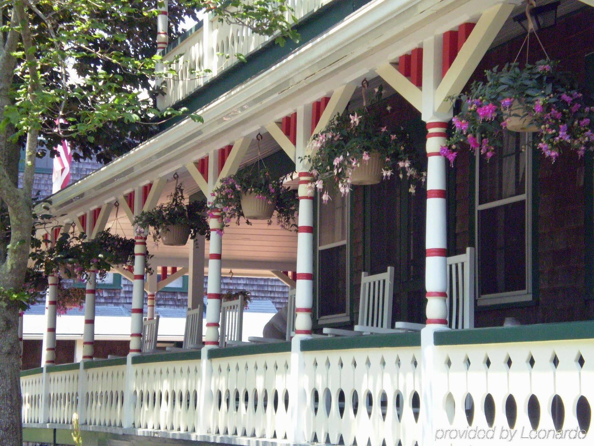 Pequot Hotel Оук Блъфс Екстериор снимка